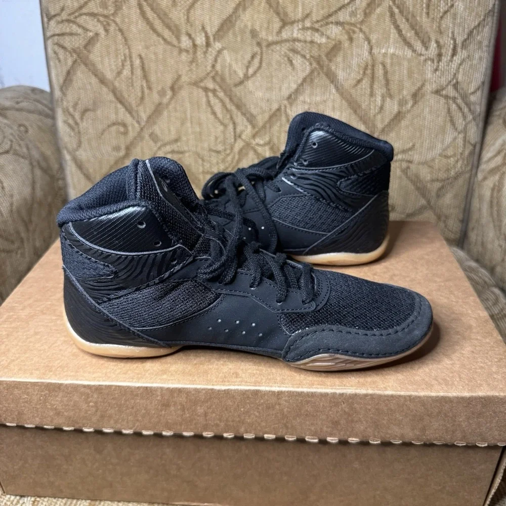 Asics Matflex 7 Youth Boys Kids Wrestling Shoes, 1084A011-001 Black NEW Size 4.5